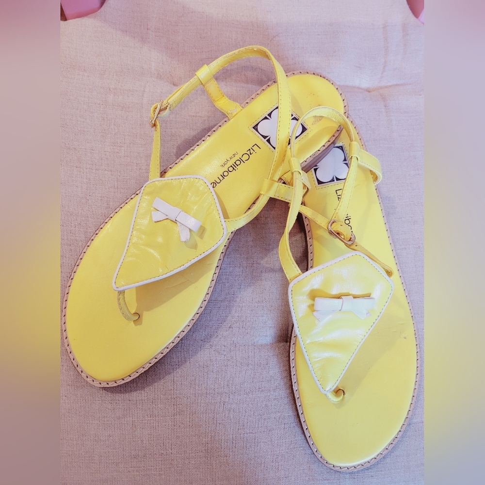 Liz Claiborne Yellow Patent Thong Sandals with White Bow
